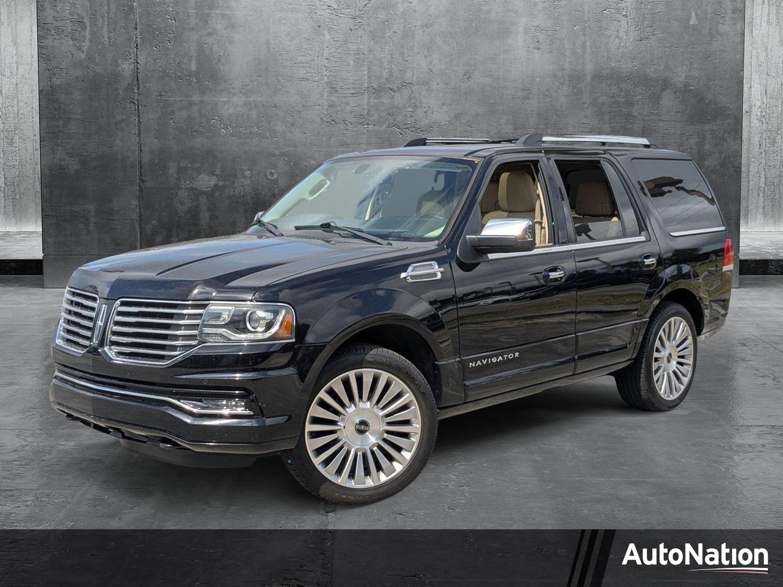 2017 Lincoln Navigator Vehicle Photo in PEMBROKE PINES, FL 33024-6534