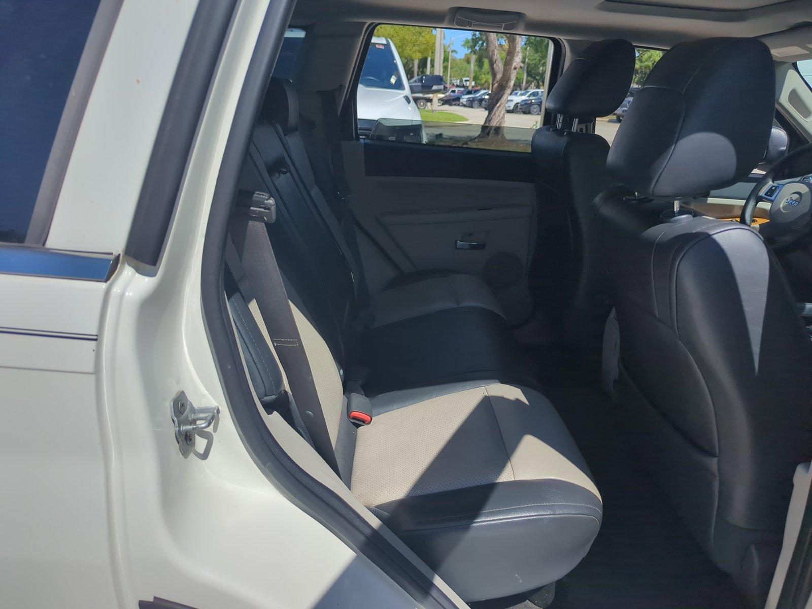 2008 Jeep Grand Cherokee Vehicle Photo in Pembroke Pines, FL 33027