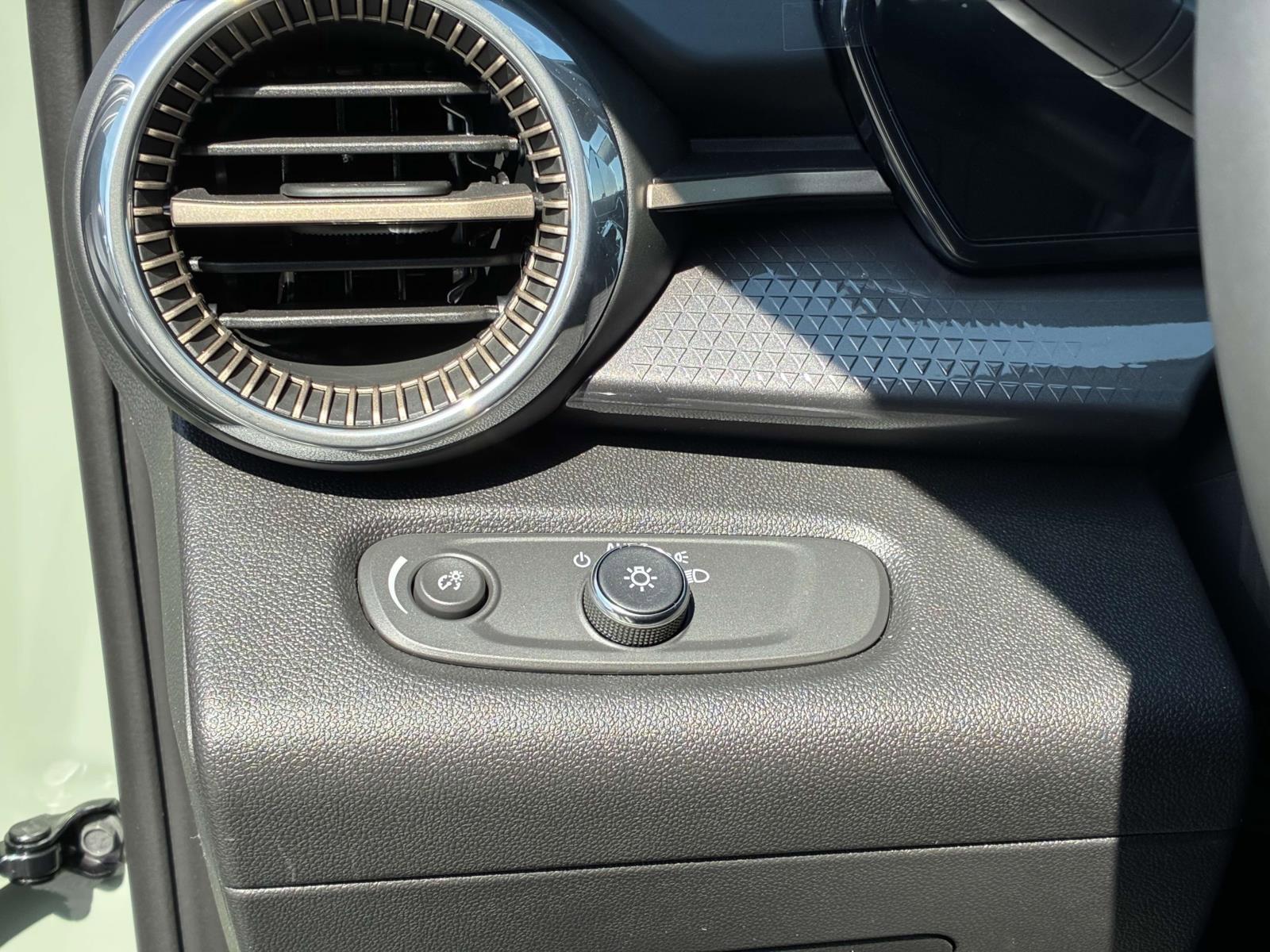 2025 Chevrolet Trax Vehicle Photo in LOS ANGELES, CA 90007-3794