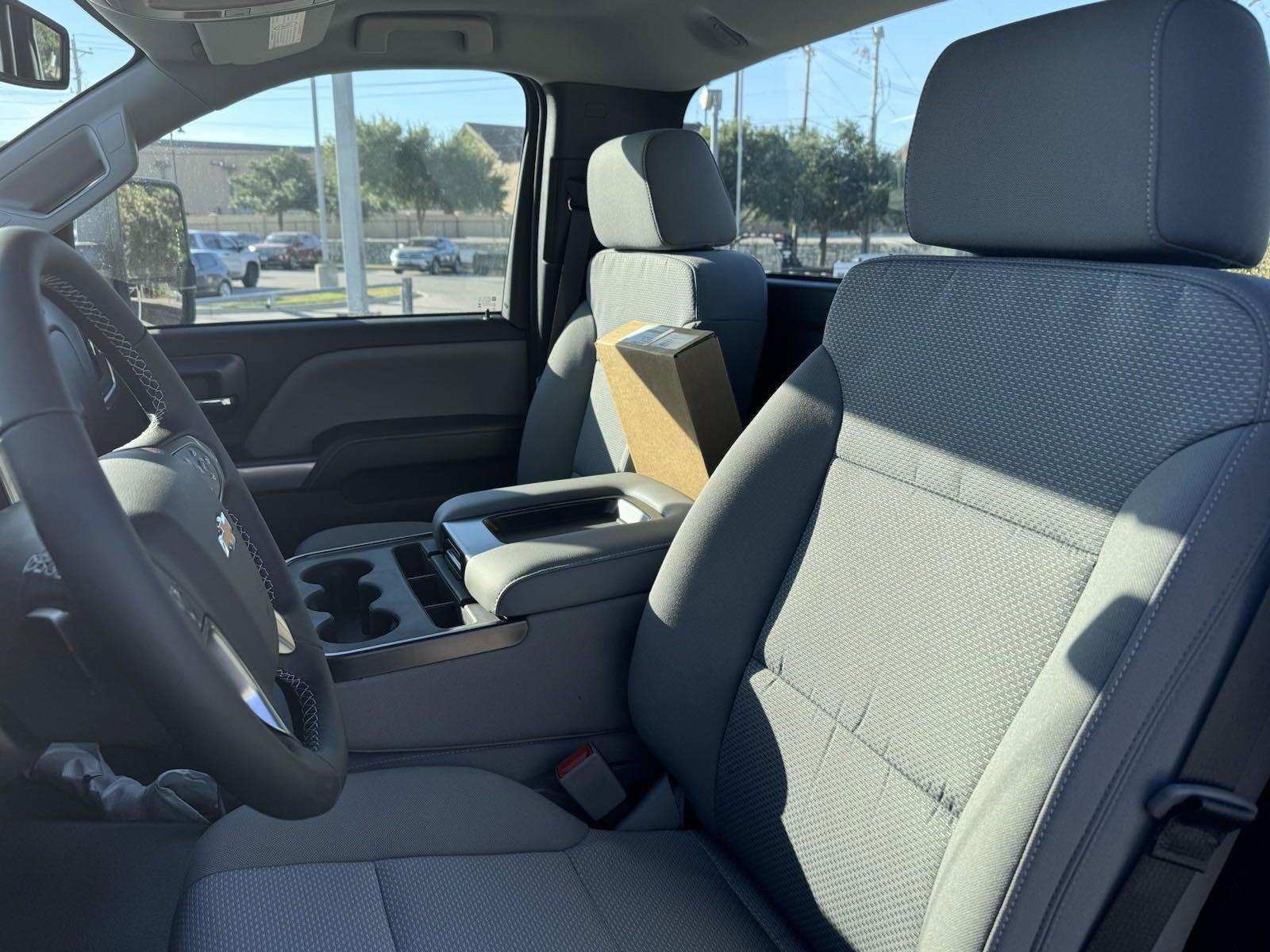 2024 Chevrolet Silverado 5500 HD Vehicle Photo in GEORGETOWN, TX 78626-7508