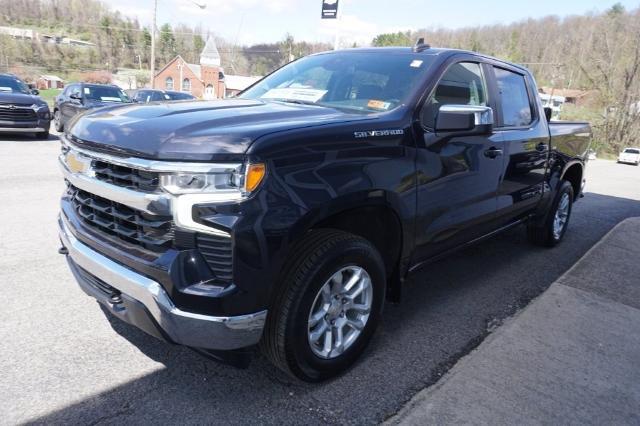 2022 Chevrolet Silverado 1500 Vehicle Photo in FAIRMONT, WV 26554-2318