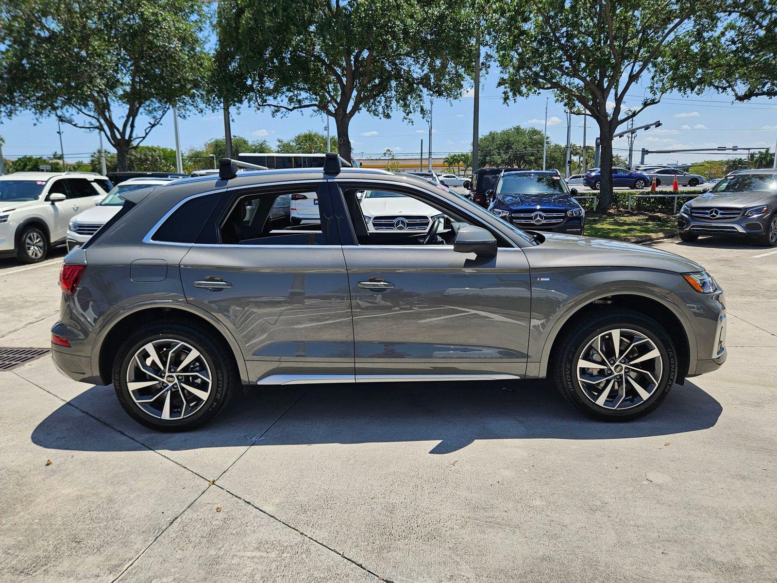 2024 Audi Q5 Vehicle Photo in Pembroke Pines , FL 33027