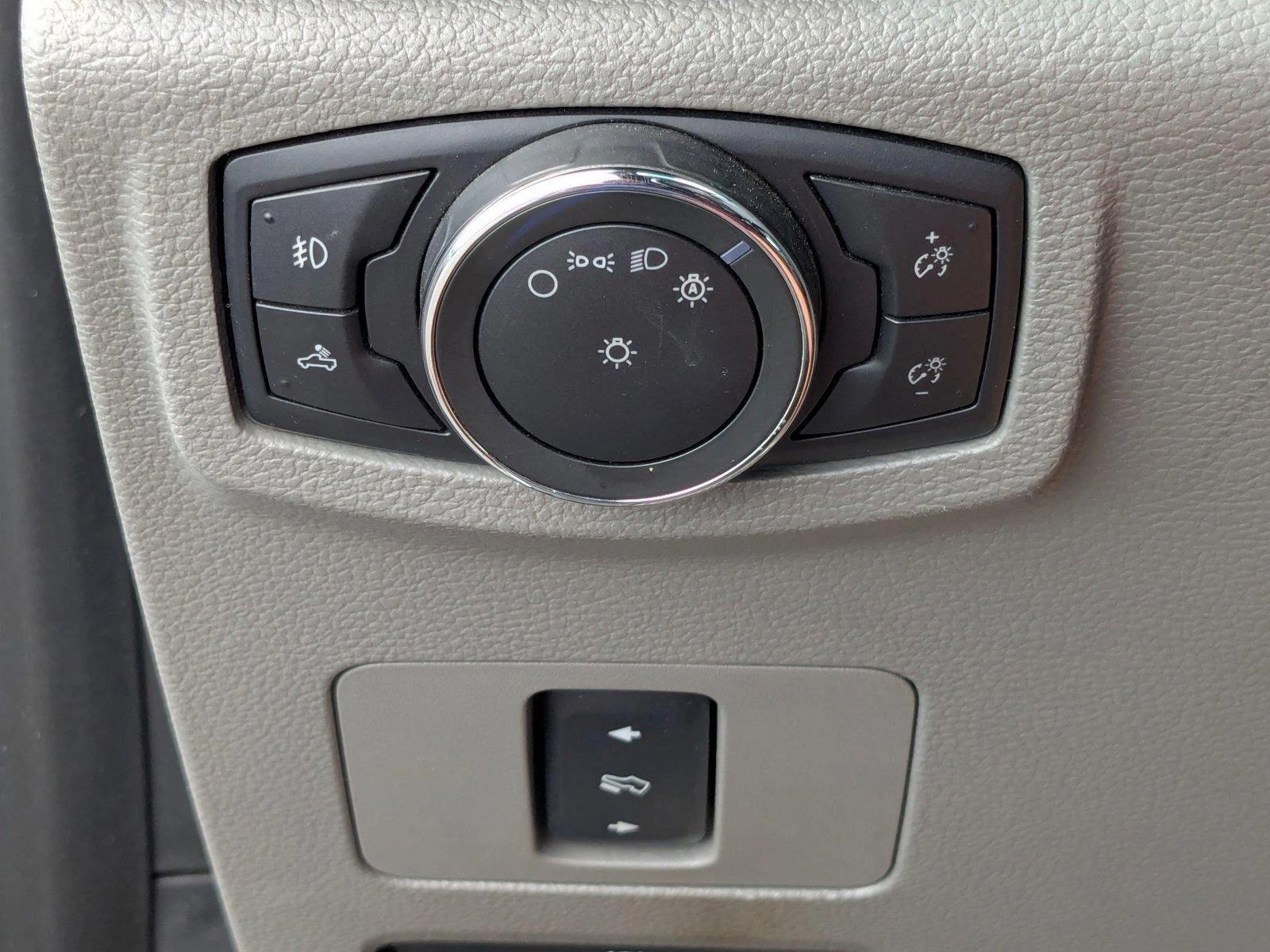 2017 Ford Super Duty F-250 SRW Vehicle Photo in St. Petersburg, FL 33713
