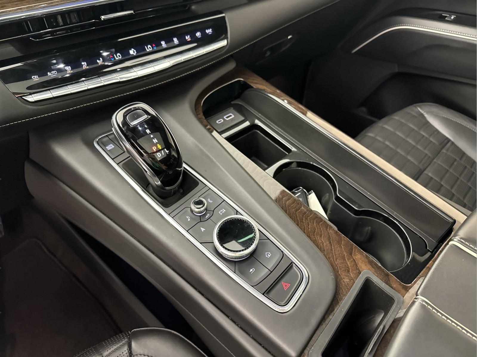 2022 Cadillac Escalade ESV Vehicle Photo in GEORGETOWN, TX 78626-7508