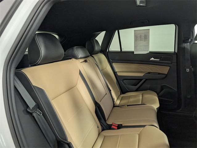 2021 Volkswagen Atlas Cross Sport Vehicle Photo in ENGLEWOOD, CO 80113-6708