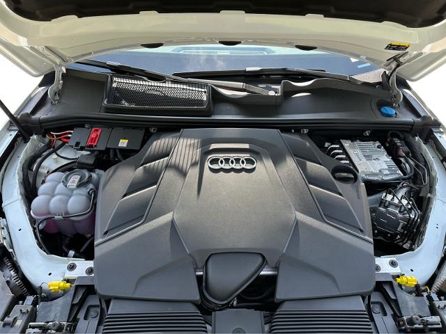 2025 Audi Q7 Vehicle Photo in HOUSTON, TX 77090