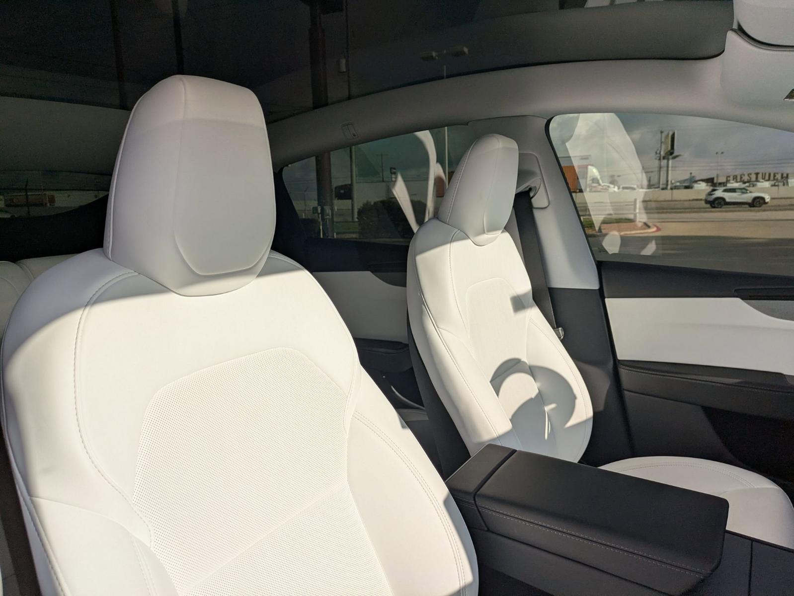 2026 Tesla Model Y Vehicle Photo in SELMA, TX 78154-1460