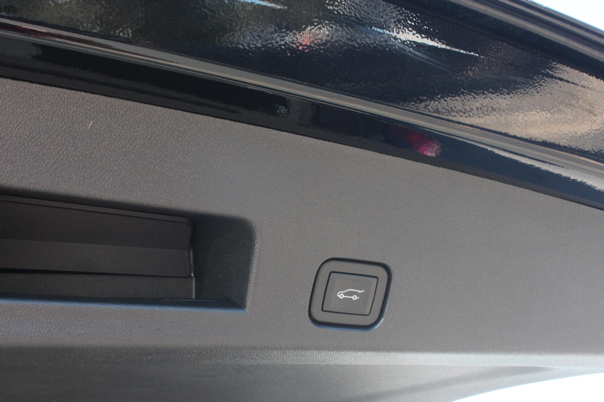 2025 Buick Enclave Vehicle Photo in AURORA, CO 80012-4011