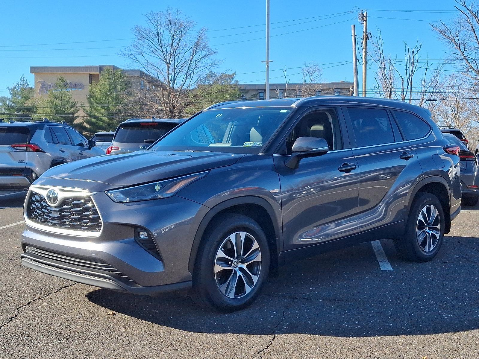 2023 Toyota Highlander Vehicle Photo in Trevose, PA 19053