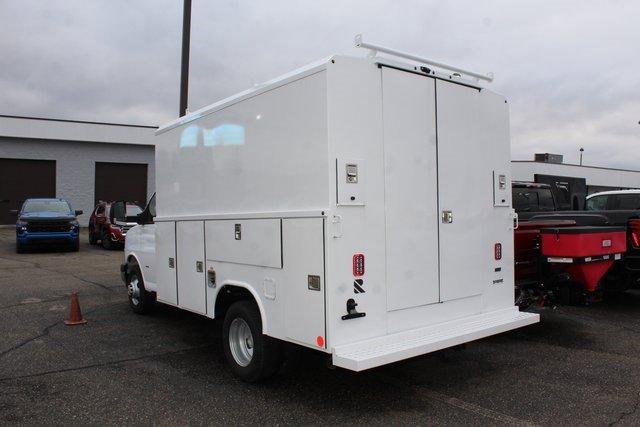 2024 Chevrolet Express Cutaway 3500 Vehicle Photo in SAINT CLAIRSVILLE, OH 43950-8512