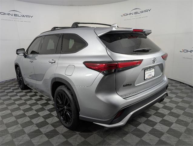2023 Toyota Highlander Vehicle Photo in ENGLEWOOD, CO 80113-6708