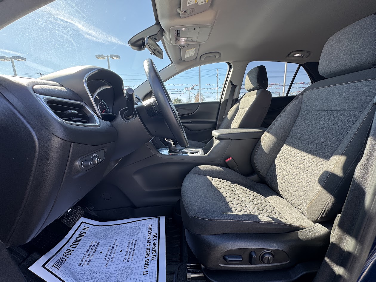 2022 Chevrolet Equinox Vehicle Photo in BOONVILLE, IN 47601-9633