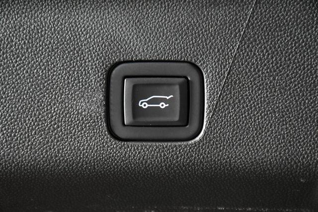 2022 Cadillac Escalade Vehicle Photo in PUYALLUP, WA 98371-4149