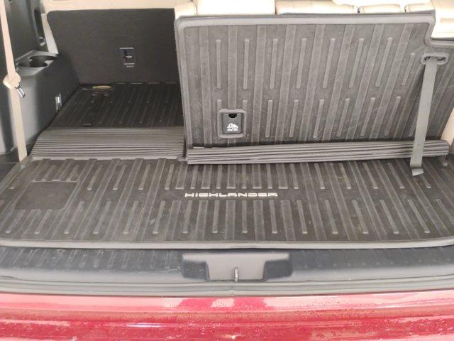 2023 Toyota Highlander Vehicle Photo in PINEVILLE, NC 28134-8495