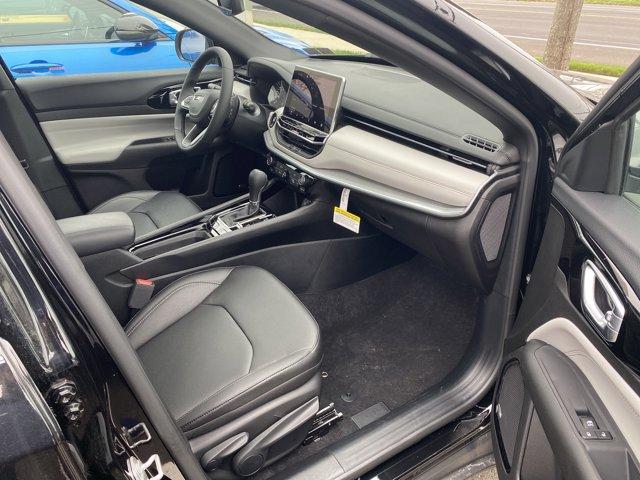 2025 Jeep Compass Vehicle Photo in Doylsetown, PA 18901