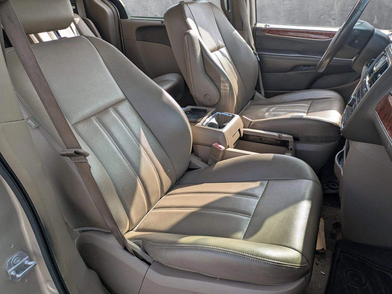 2016 Chrysler Town & Country Vehicle Photo in Corpus Christi, TX 78415