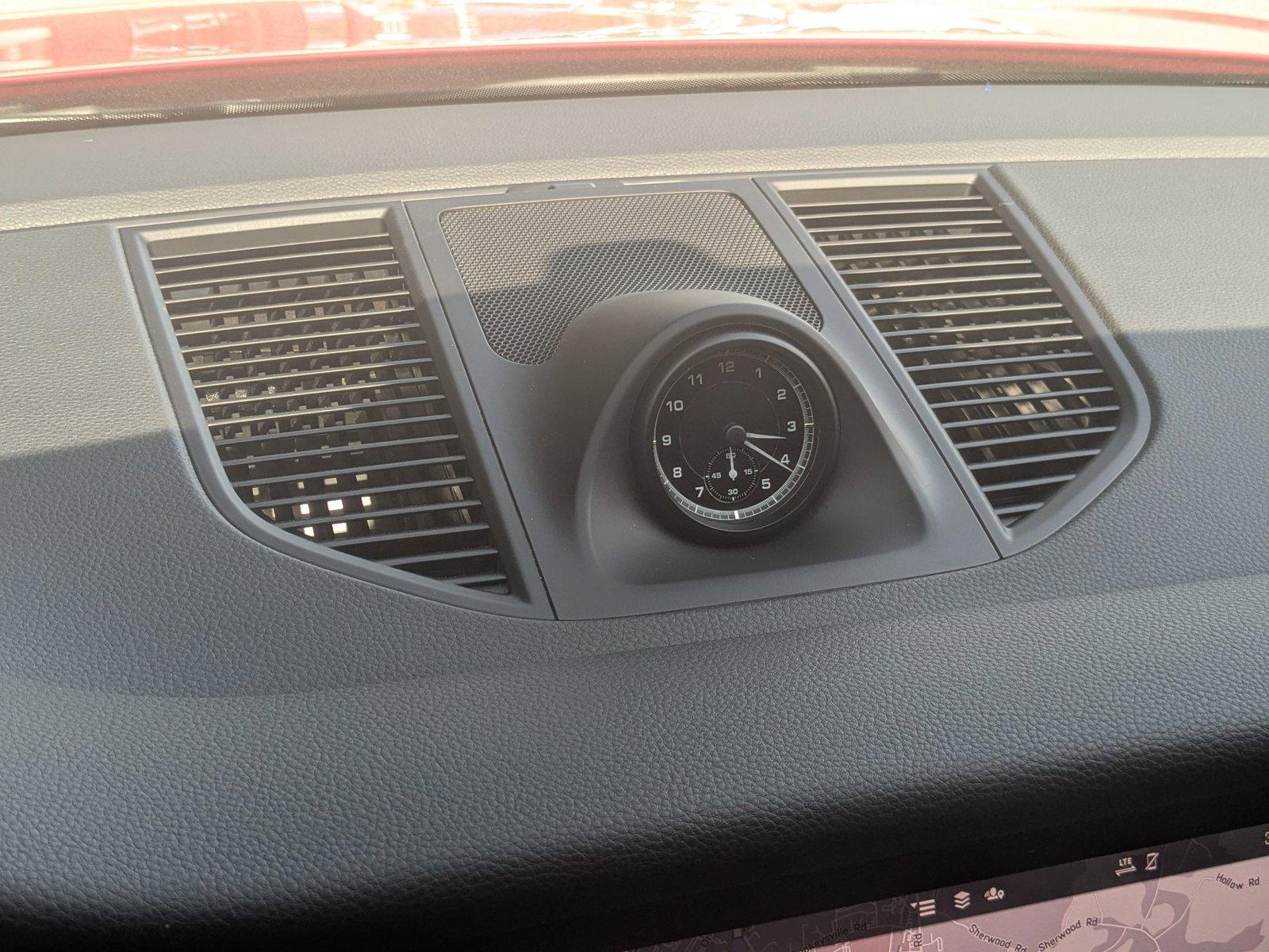 2025 Porsche Macan Vehicle Photo in Towson, MD 21204
