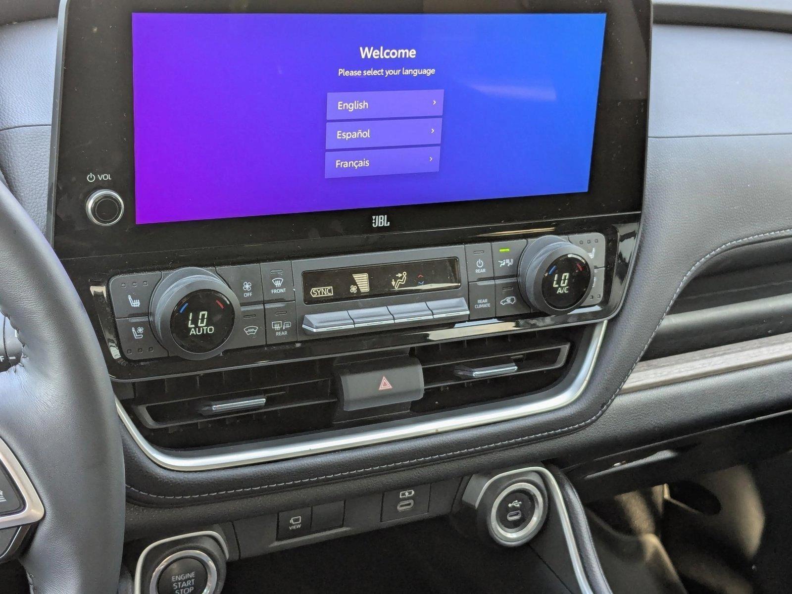 2024 Toyota Grand Highlander Vehicle Photo in Tampa, FL 33614