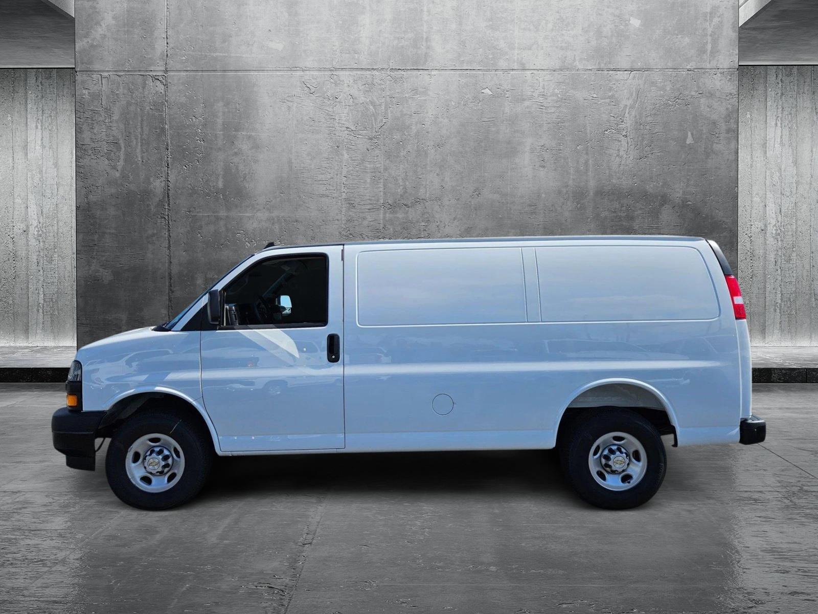 2025 Chevrolet Express Cargo 2500 Vehicle Photo in GREENACRES, FL 33463-3207