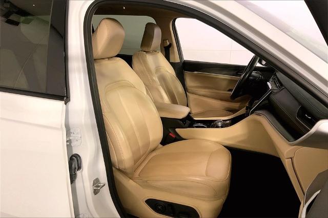 2022 Jeep Grand Cherokee L Vehicle Photo in Kansas City, MO 64114