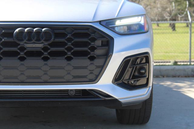 2024 Audi Q5 Vehicle Photo in HOUSTON, TX 77090