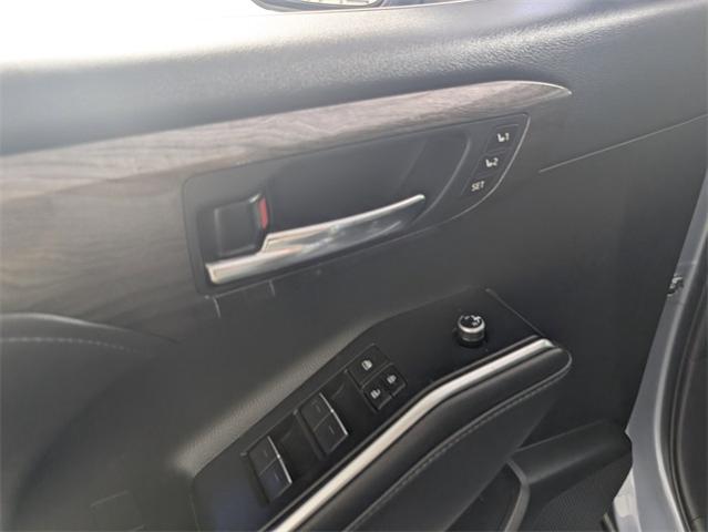 2022 Toyota Highlander Vehicle Photo in ENGLEWOOD, CO 80113-6708