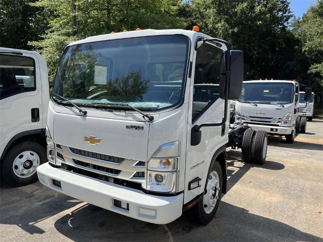 2025 Chevrolet Low Cab Forward 4500 Vehicle Photo in ALCOA, TN 37701-3235