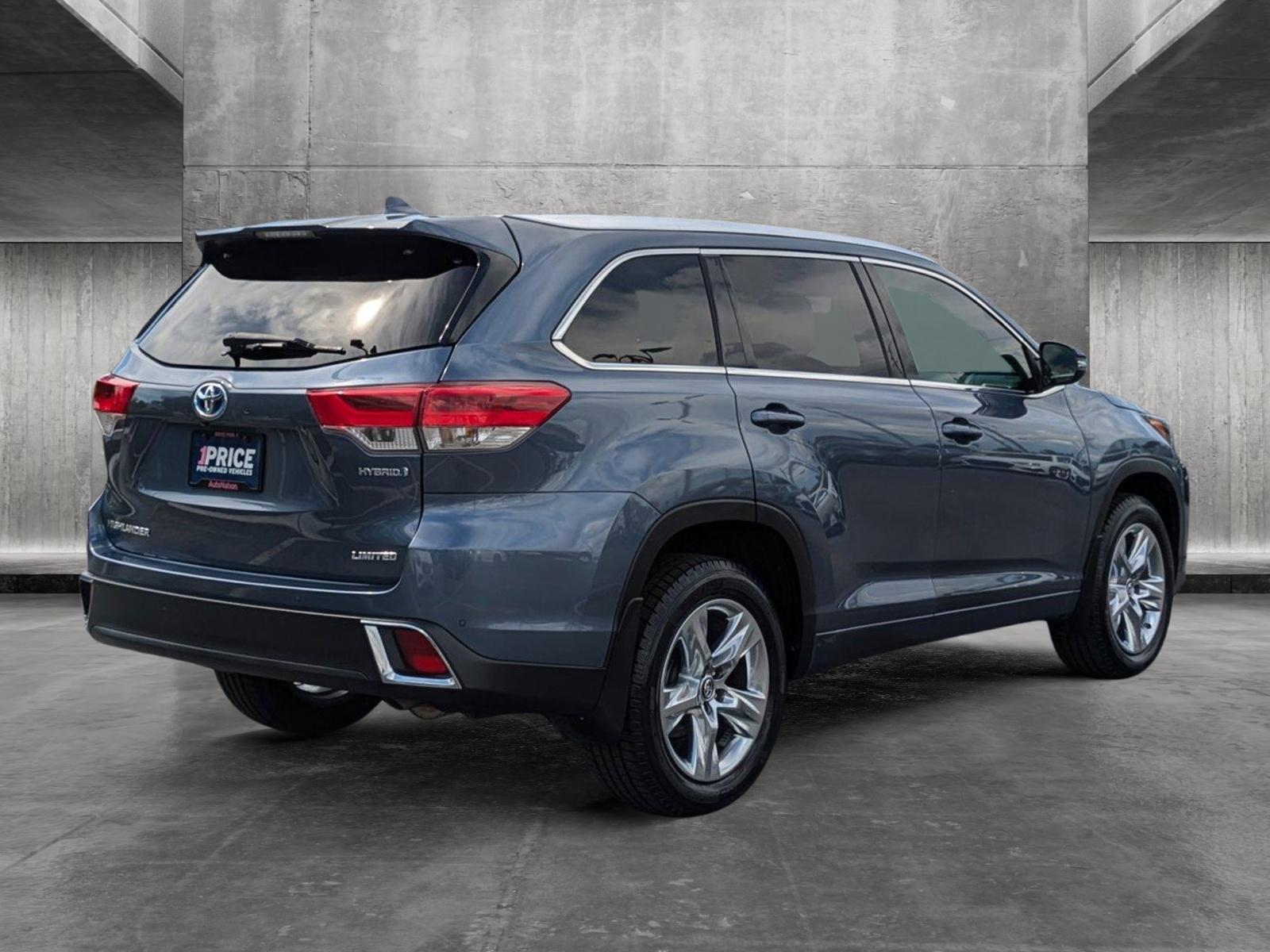 2019 Toyota Highlander Vehicle Photo in Clearwater, FL 33761