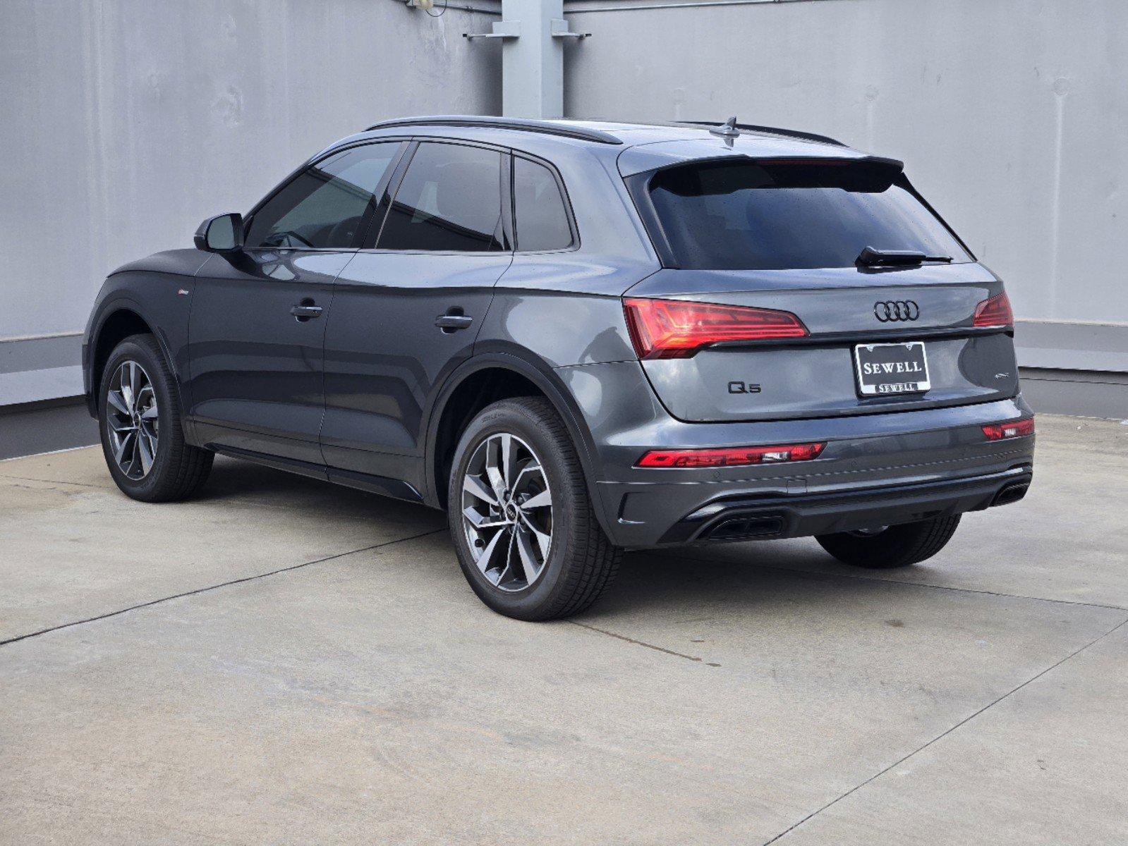 2024 Audi Q5 Vehicle Photo in SUGAR LAND, TX 77478