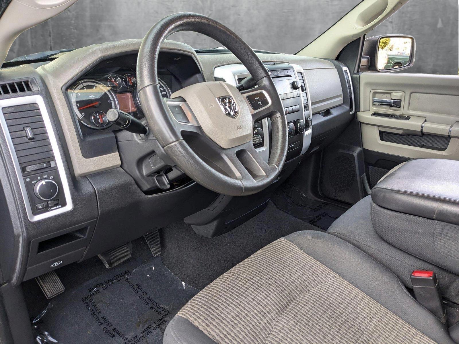 2010 Dodge Ram 1500 Vehicle Photo in VALENCIA, CA 91355-1705