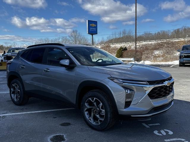 2025 Chevrolet Trax Vehicle Photo in GARDNER, MA 01440-3110