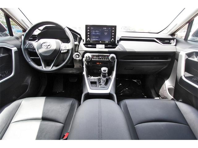2019 Toyota RAV4 Vehicle Photo in ROSENBERG, TX 77471-5675