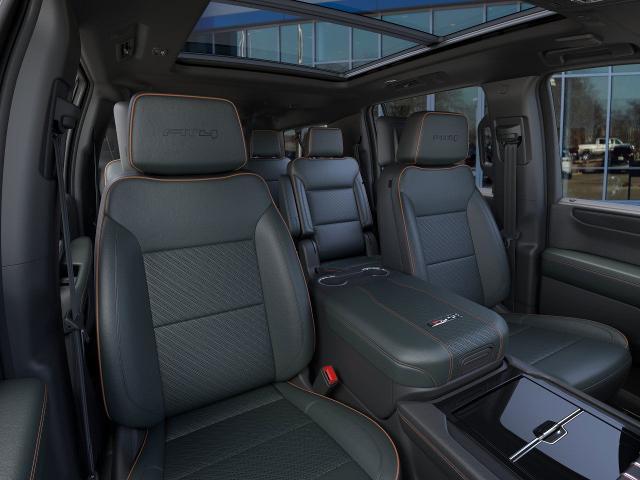 2025 GMC Yukon XL Vehicle Photo in OSHKOSH, WI 54904-7811