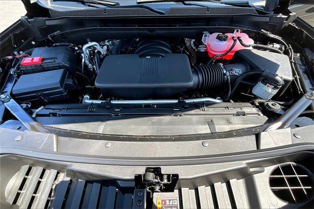 2025 Chevrolet Suburban Vehicle Photo in KANSAS CITY, MO 64114-4502