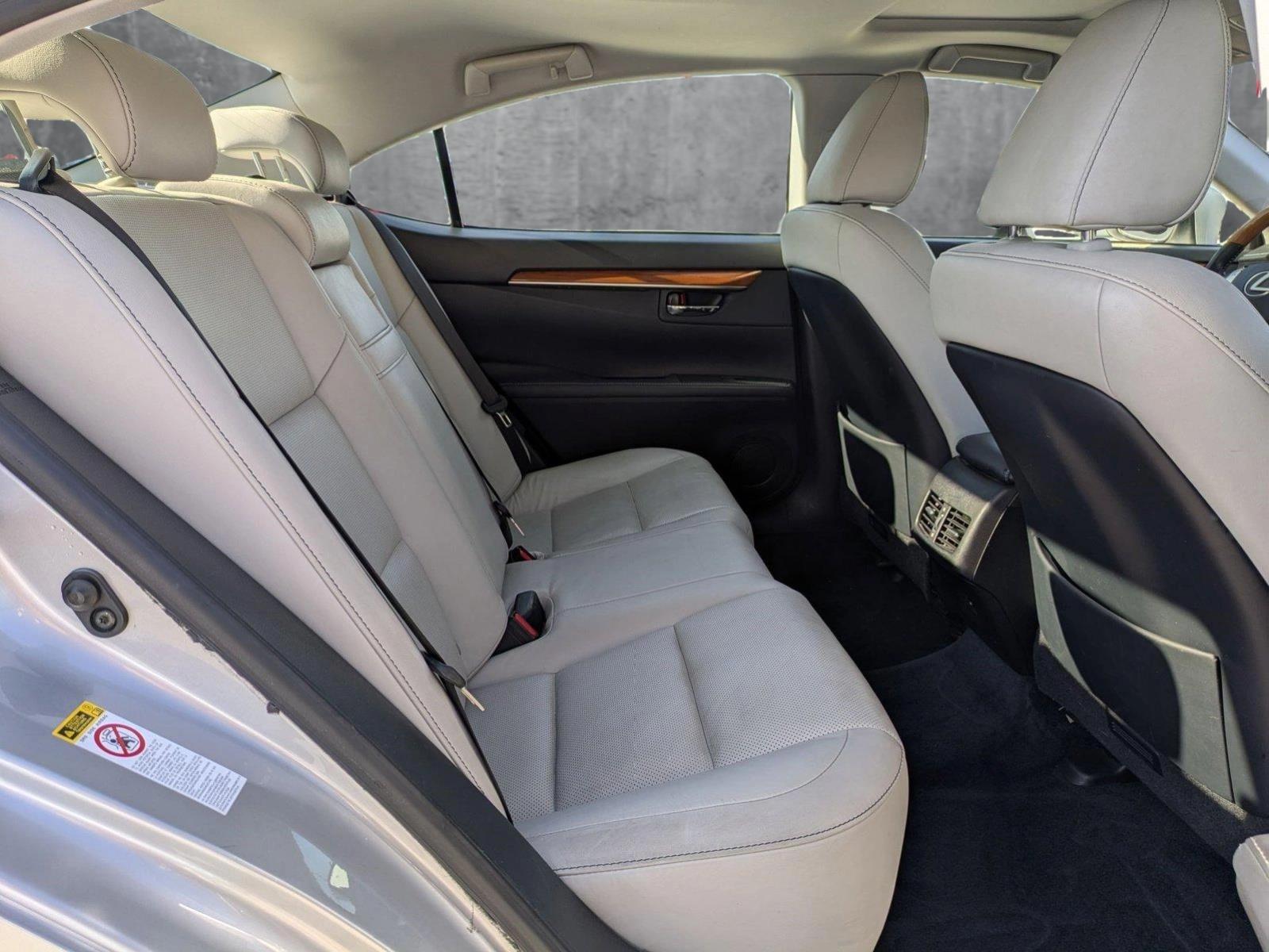 2013 Lexus ES 300h Vehicle Photo in Tustin, CA 92782