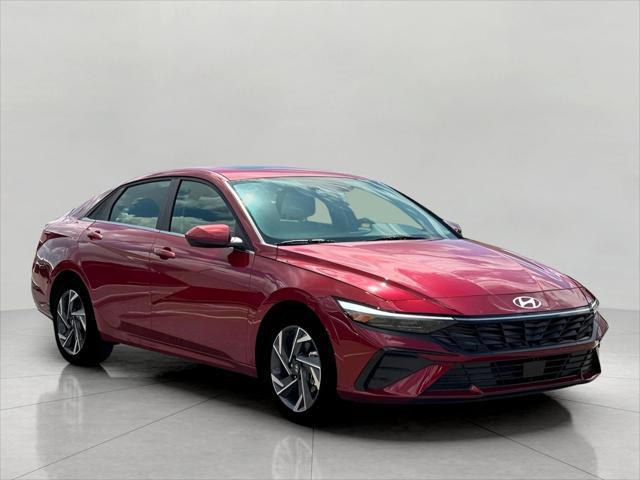 2025 Hyundai ELANTRA Vehicle Photo in Green Bay, WI 54304