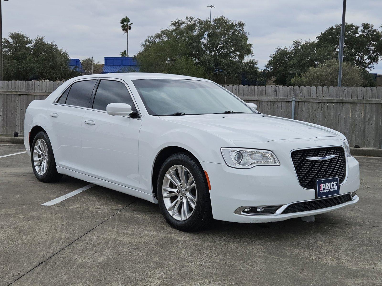 2021 Chrysler 300 Vehicle Photo in CORPUS CHRISTI, TX 78416-1100