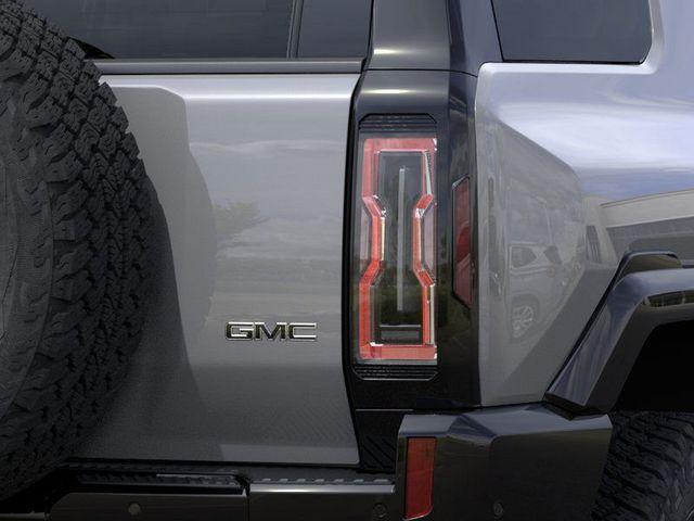 2025 GMC HUMMER EV SUV Vehicle Photo in DANBURY, CT 06810-5034