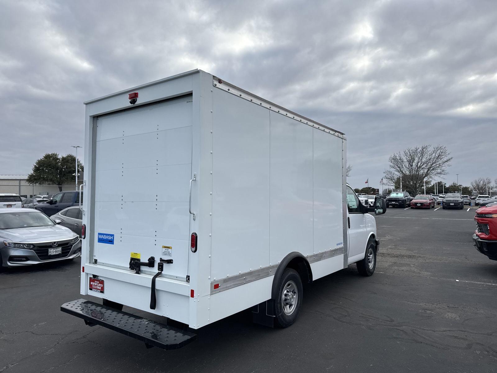 2024 Chevrolet Express Cutaway 3500 Vehicle Photo in GEORGETOWN, TX 78626-7508