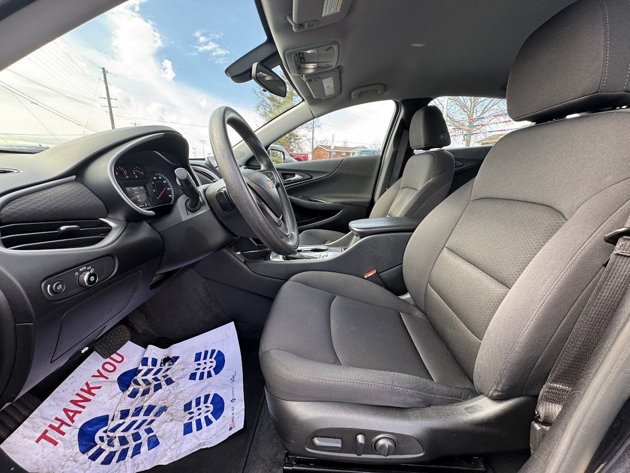 2022 Chevrolet Malibu Vehicle Photo in BOONVILLE, IN 47601-9633