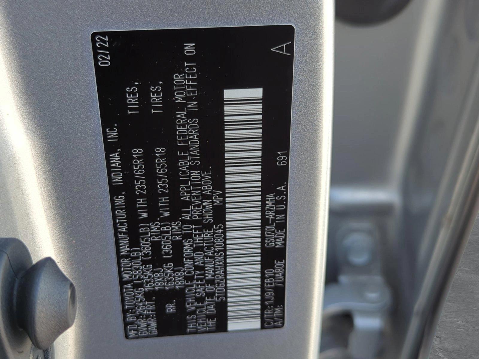 2022 Toyota Highlander Vehicle Photo in PEMBROKE PINES, FL 33024-6534