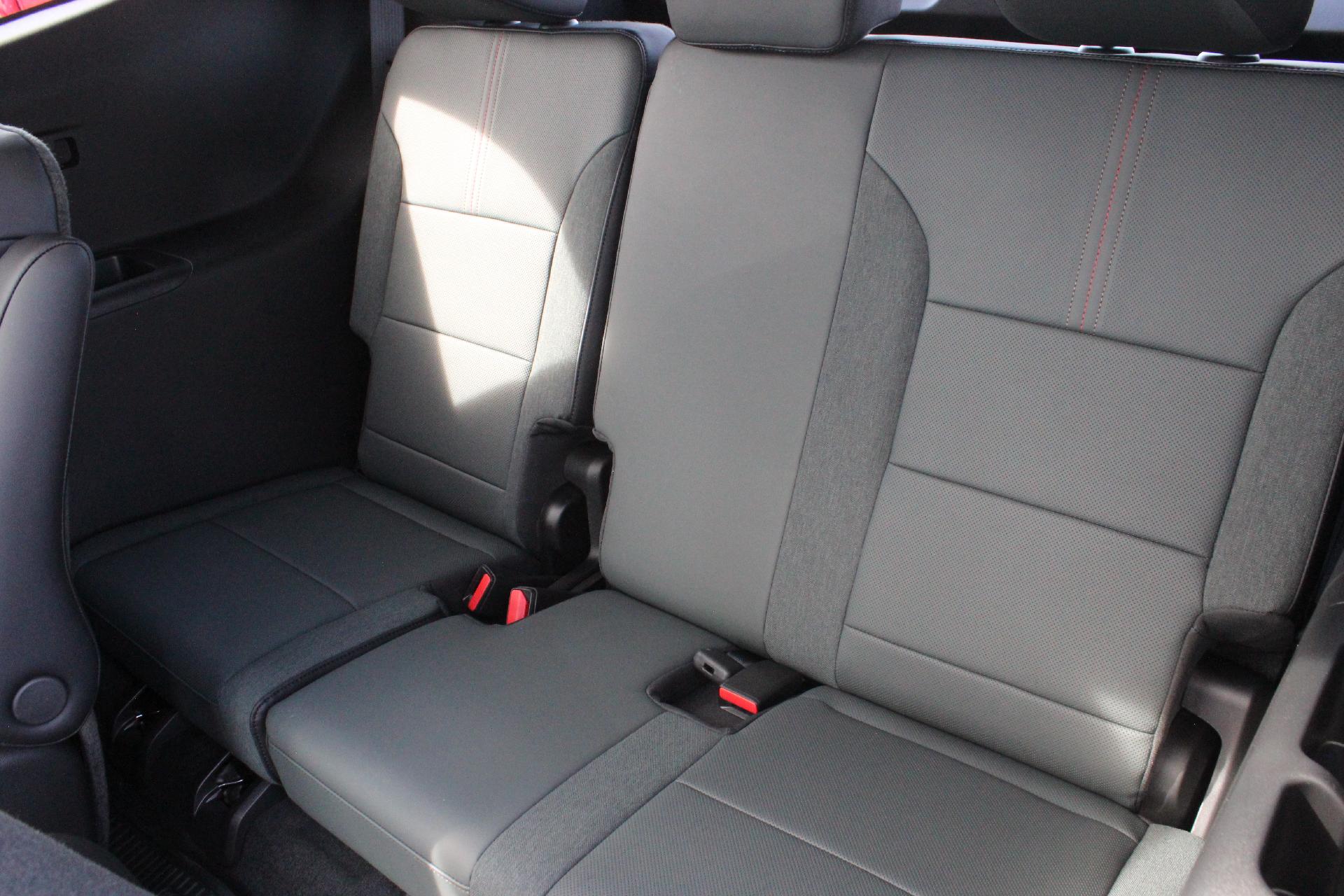 2025 GMC Acadia Vehicle Photo in AURORA, CO 80012-4011