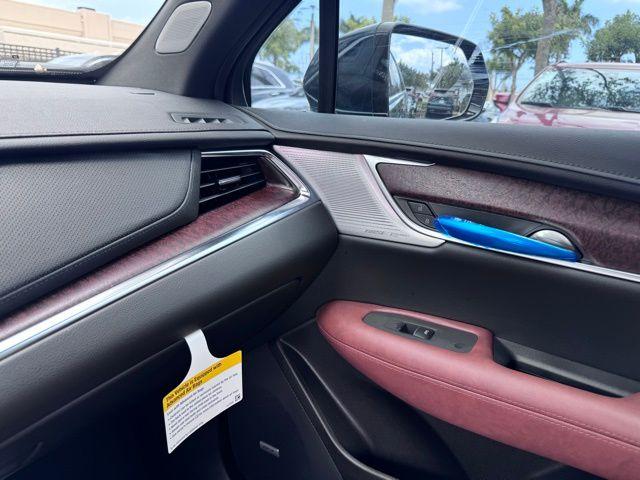 2025 Cadillac XT5 Vehicle Photo in DELRAY BEACH, FL 33483-3294