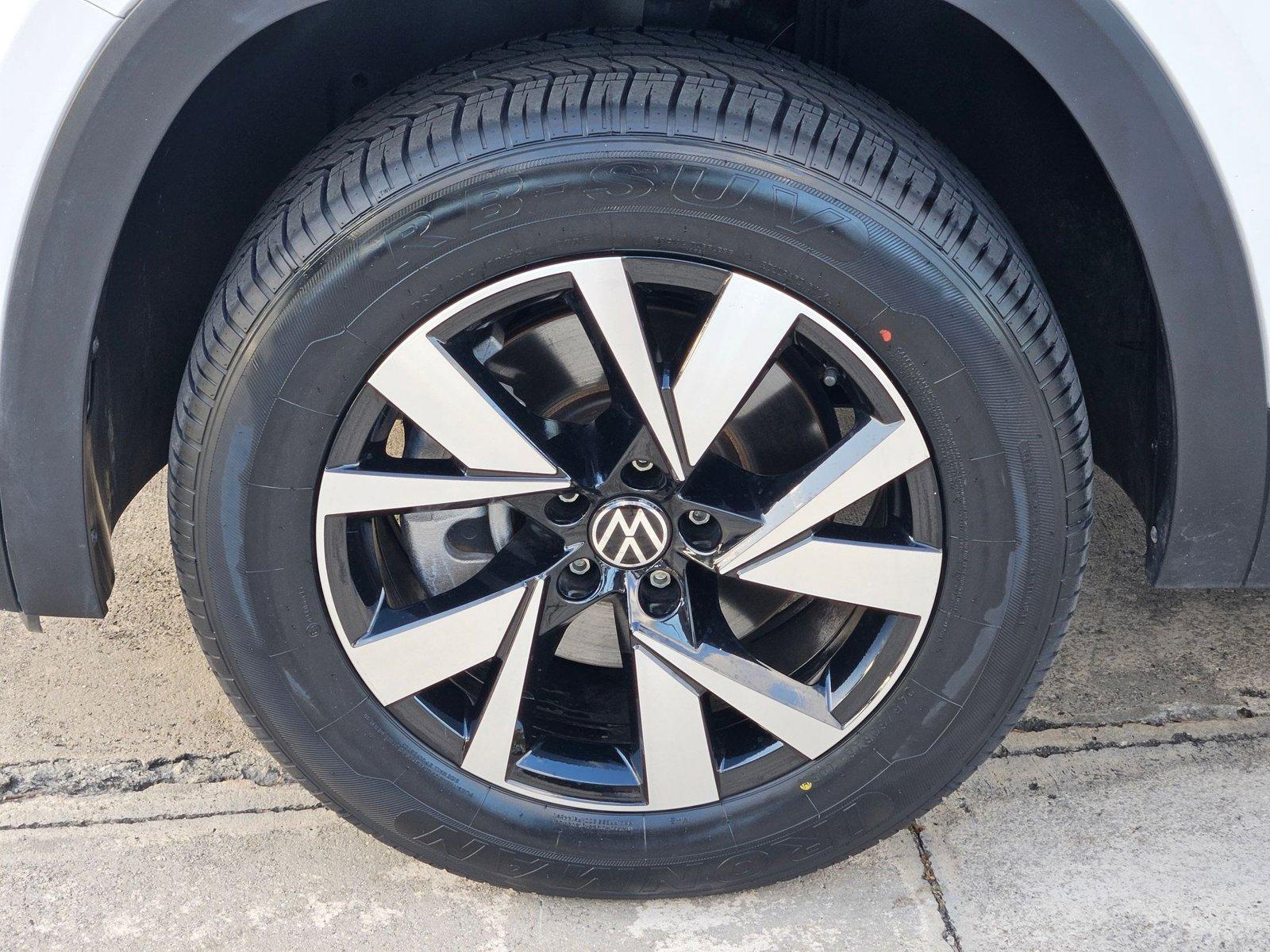 2022 Volkswagen Atlas Cross Sport Vehicle Photo in Pembroke Pines , FL 33027