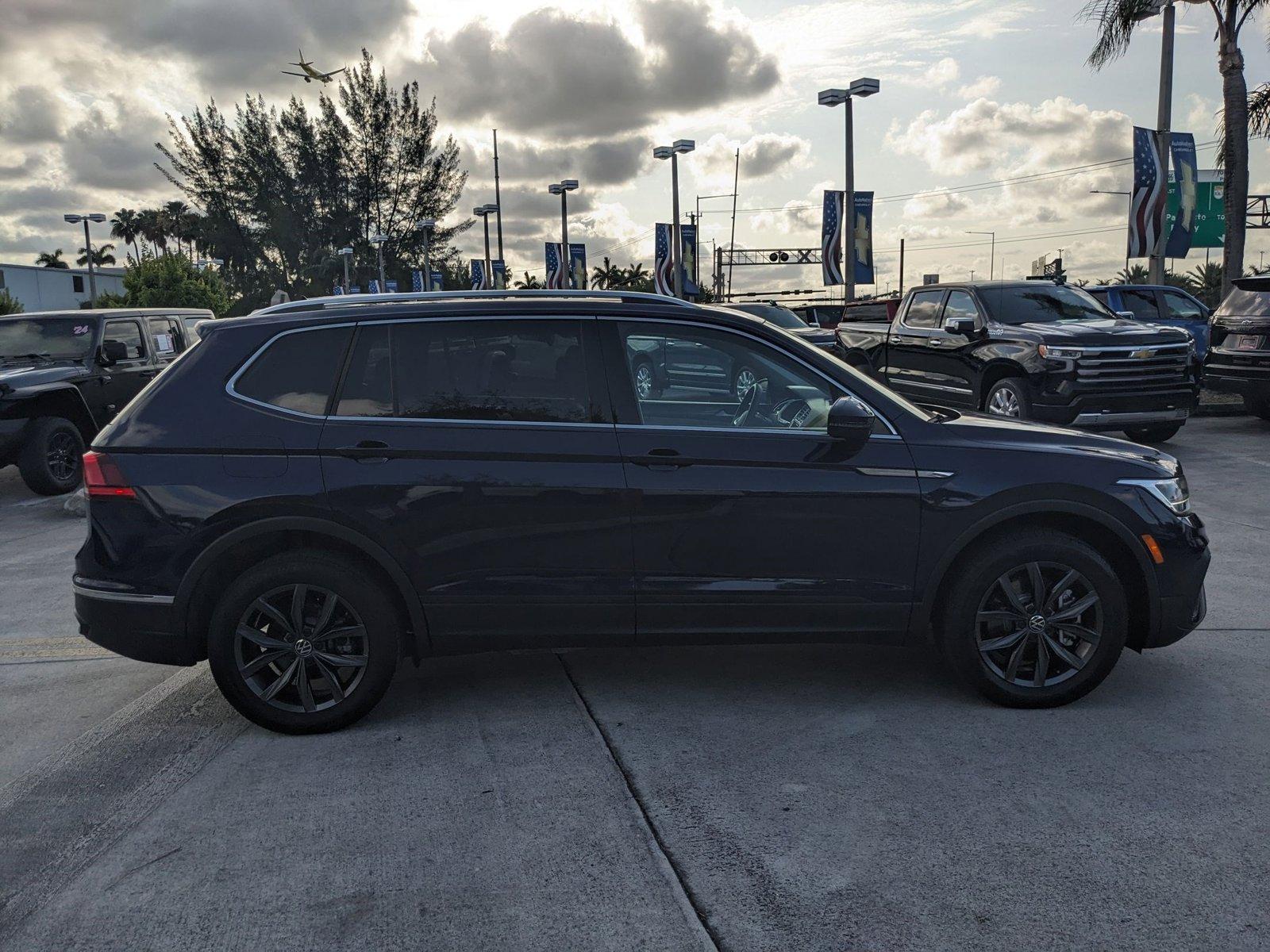 2023 Volkswagen Tiguan Vehicle Photo in MIAMI, FL 33172-3015