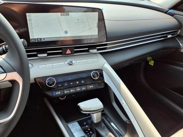 2025 Hyundai ELANTRA Hybrid Vehicle Photo in Peoria, IL 61615