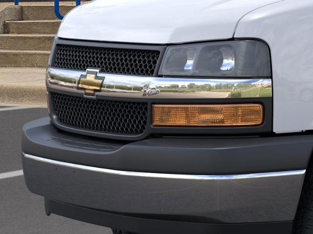2025 Chevrolet Express Cutaway 4500 Vehicle Photo in GEORGETOWN, TX 78626-7508