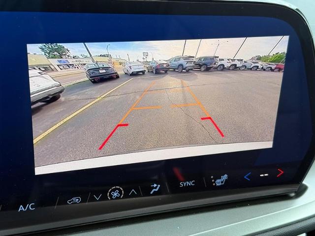 2025 Chevrolet Traverse Vehicle Photo in COLUMBIA, MO 65203-3903