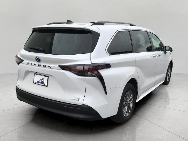 2023 Toyota Sienna Vehicle Photo in GREEN BAY, WI 54303-3330