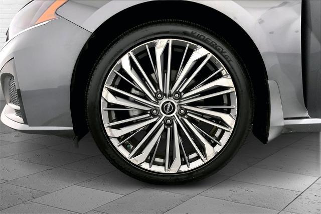 2024 Nissan Altima Vehicle Photo in Lees Summit, MO 64086